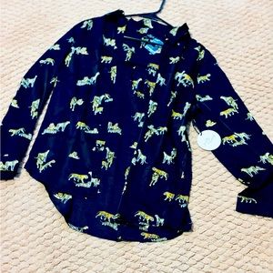 Satin black shirt with prints and buttons